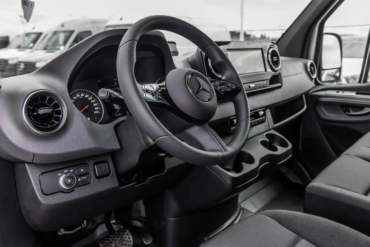 Mercedes-Benz Sprinter 2500 - Image 14