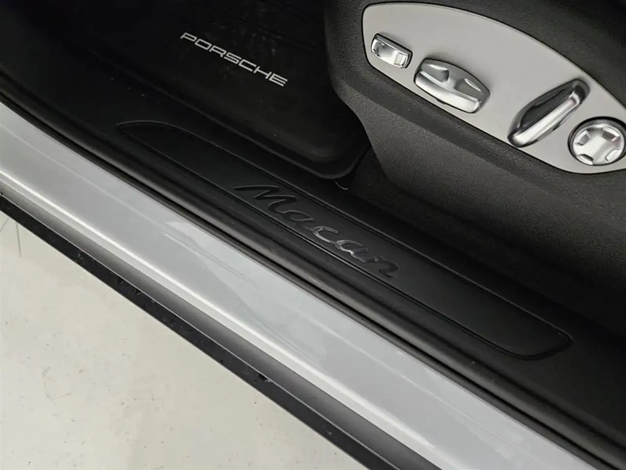 Porsche Macan - Image 22