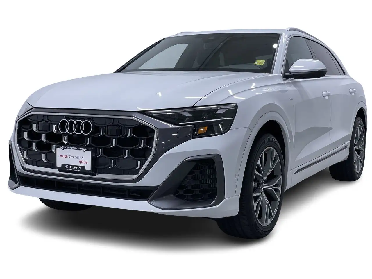 Audi Q8 - Image 5