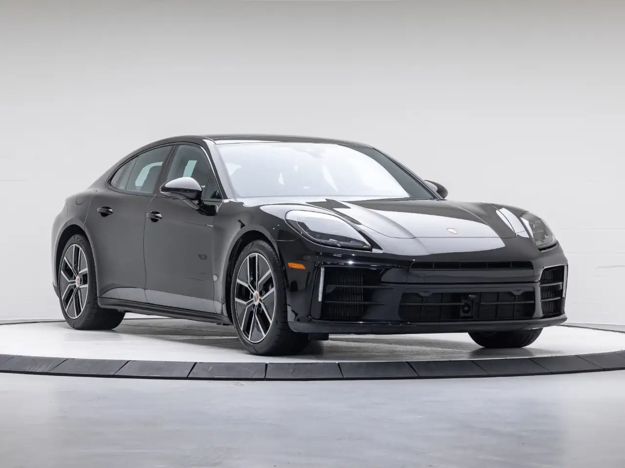 Porsche Panamera - Image 12