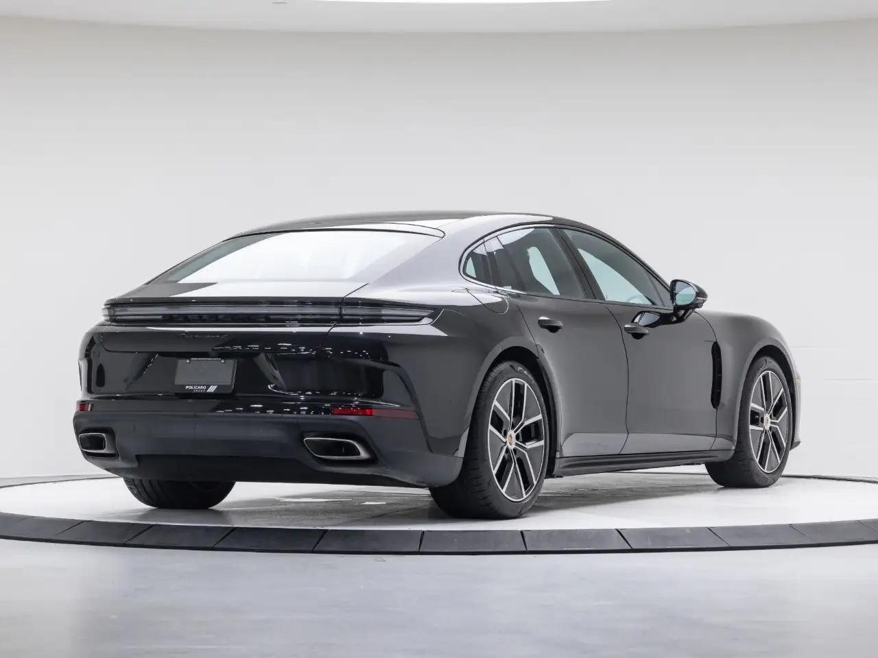 Porsche Panamera - Image 10