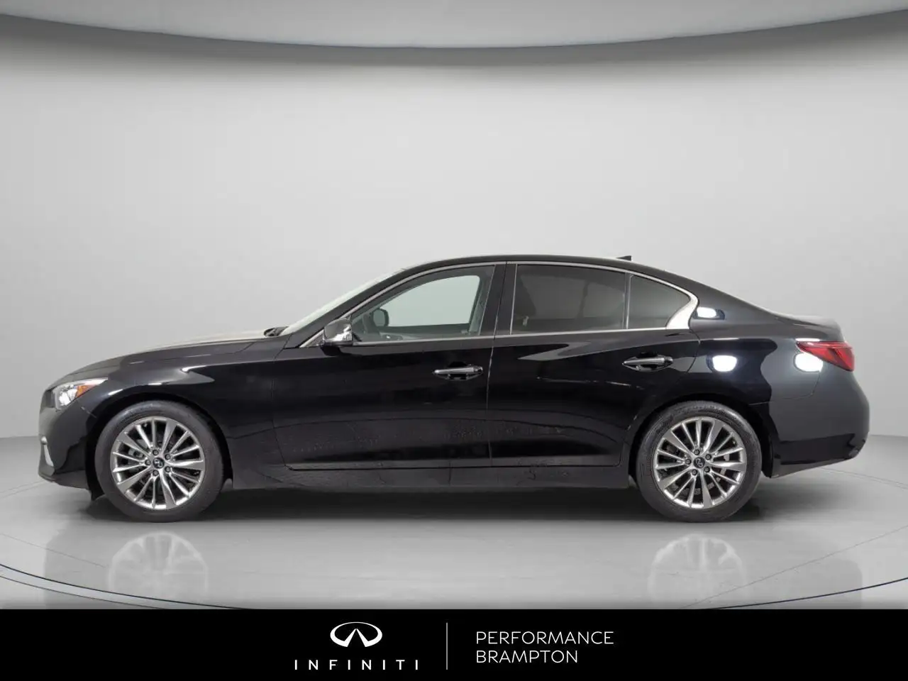 Infiniti Q50 - Image 9