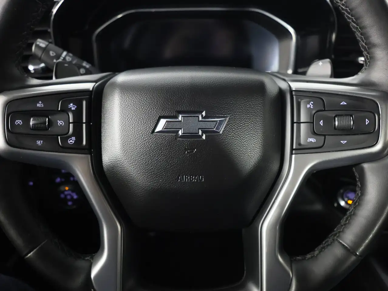 Chevrolet Silverado 1500 - Image 19