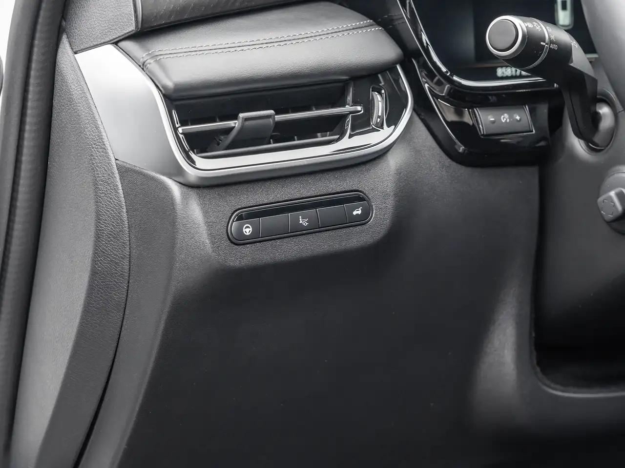 Infiniti QX60 - Image 18