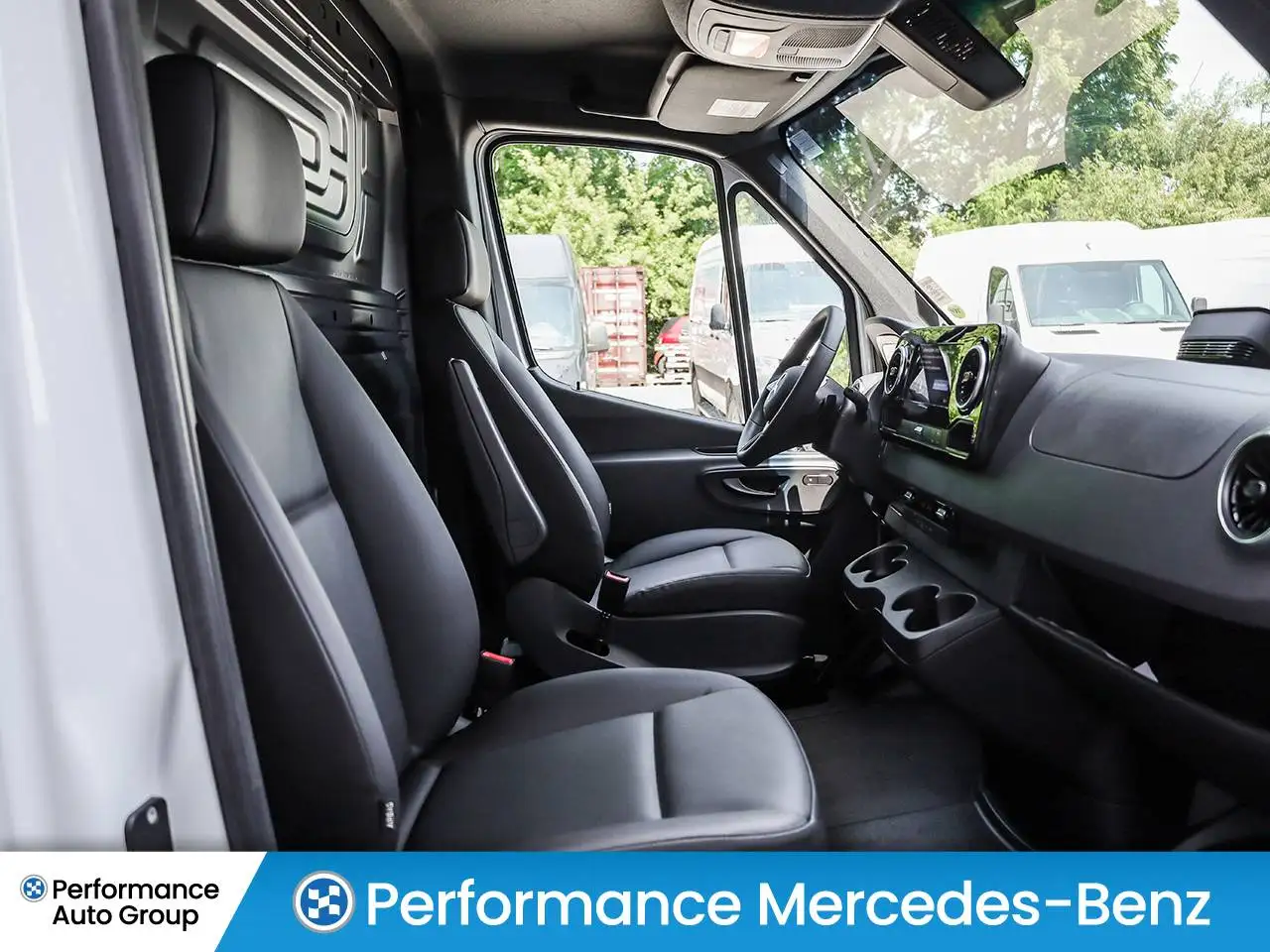Mercedes-Benz Sprinter - Image 13