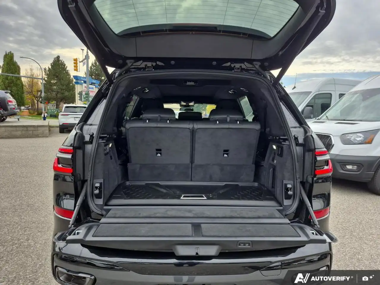 BMW X7 - Image 10