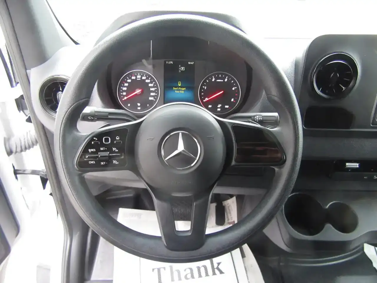 Mercedes-Benz Sprinter - Image 9