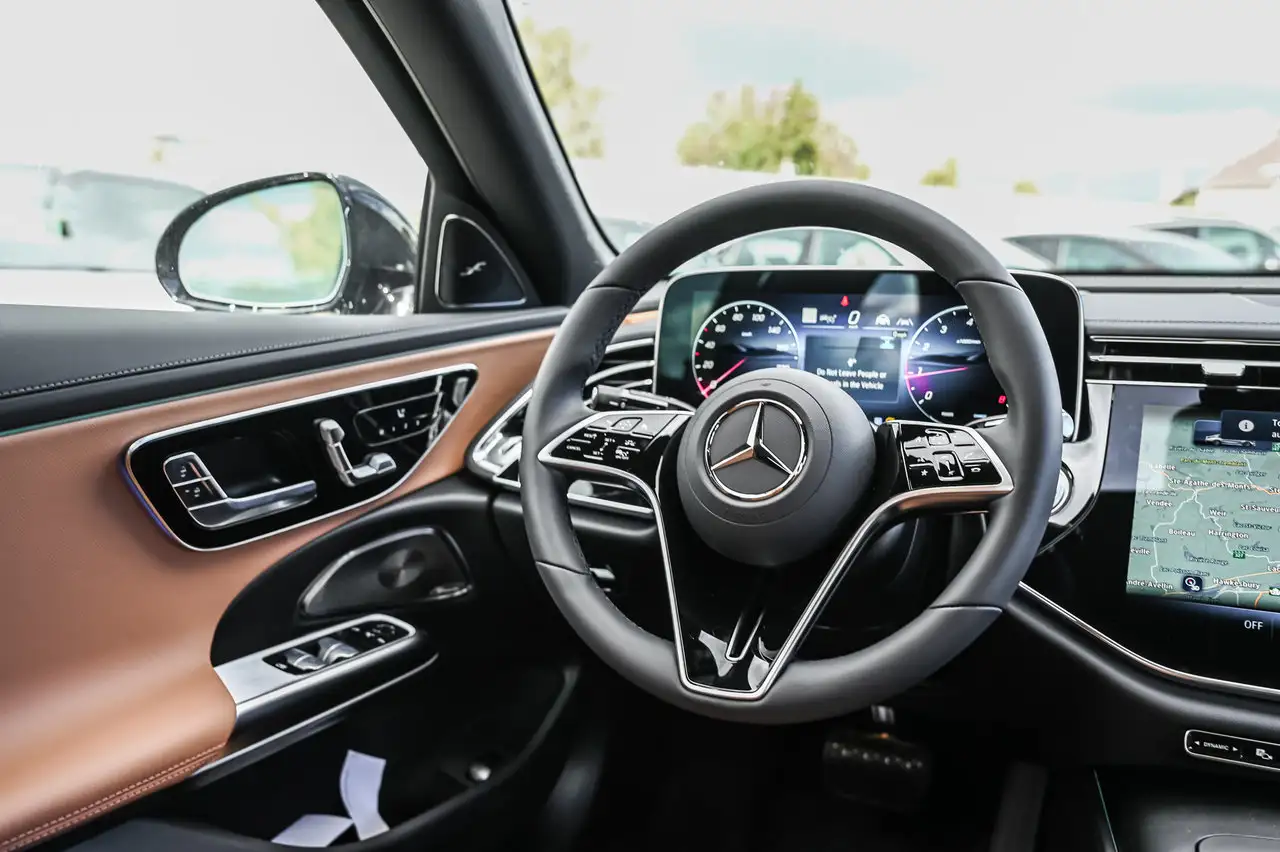 Mercedes-Benz E-Class - Image 16