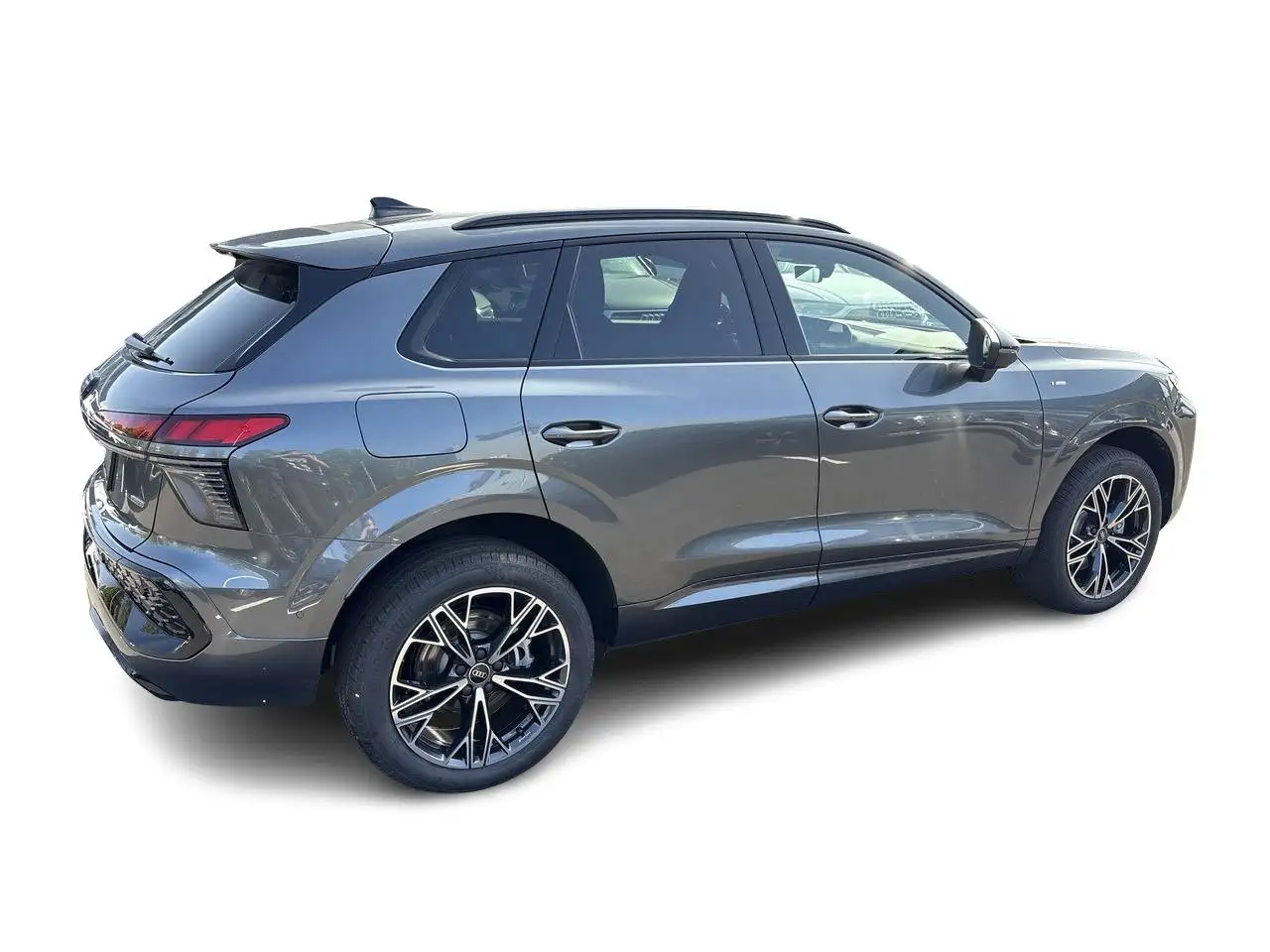 Audi Q3 - Image 15