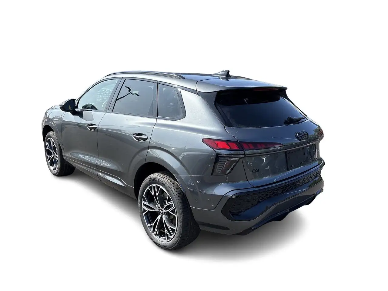 Audi Q3 - Image 10