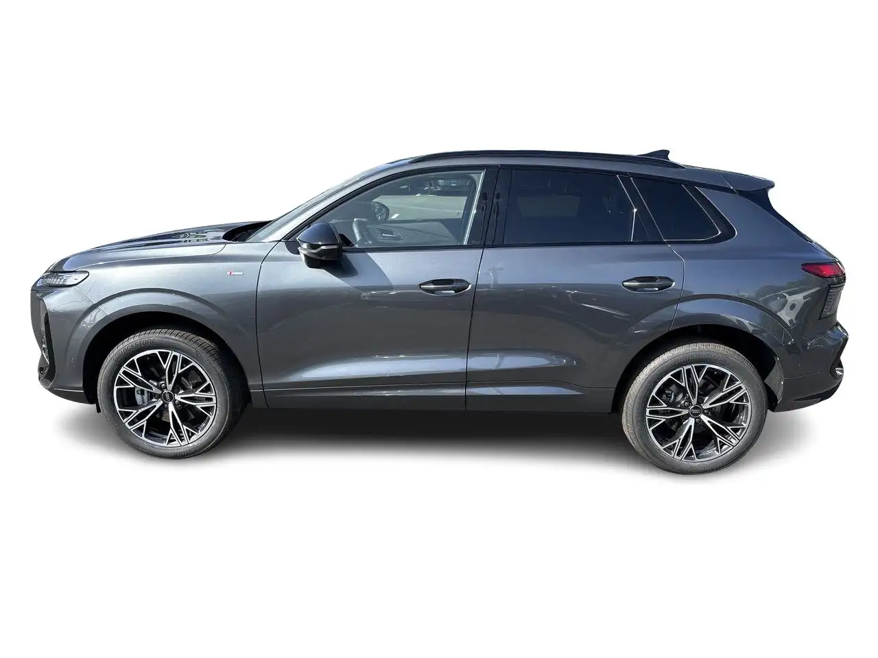 Audi Q3 - Image 8