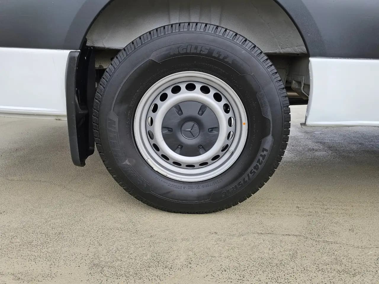 Mercedes-Benz Sprinter - Image 15