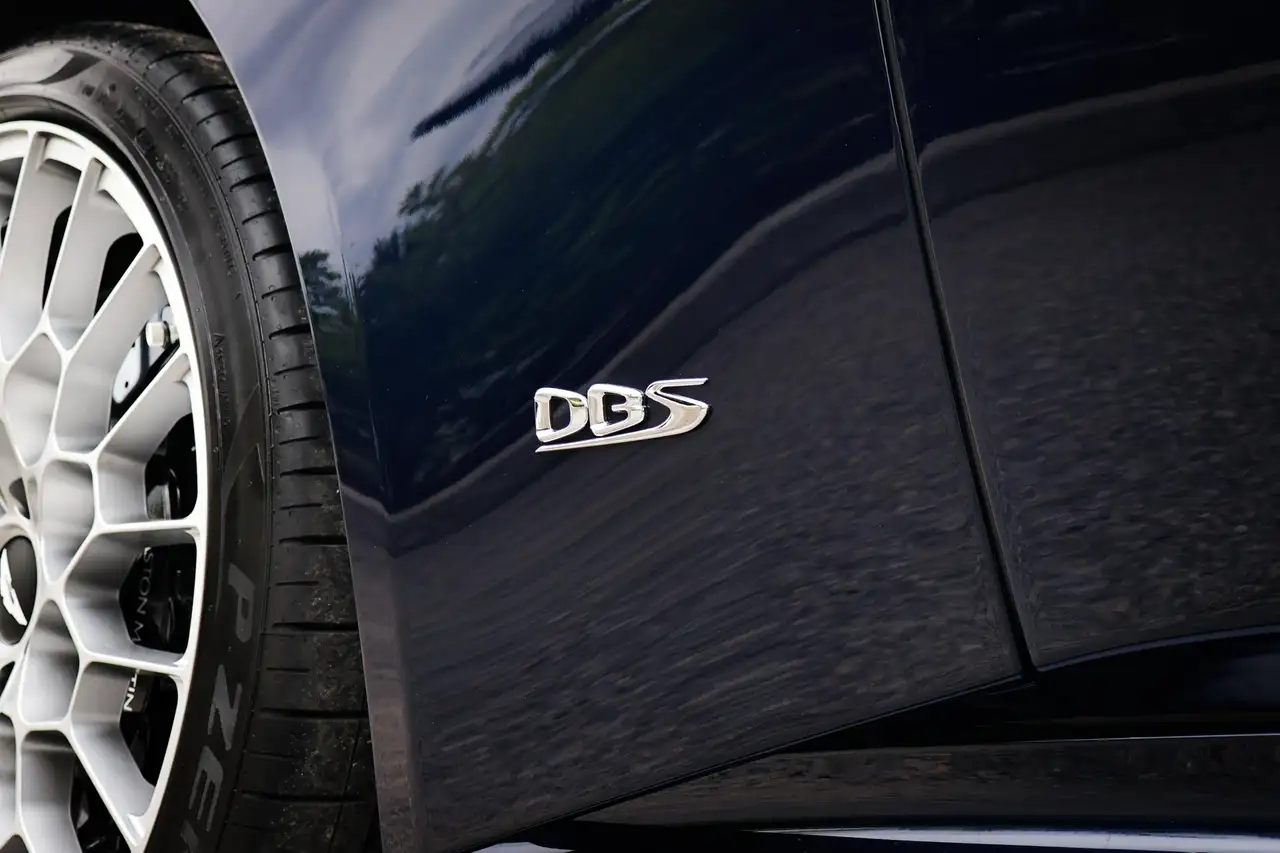 Aston Martin DBS - Image 8