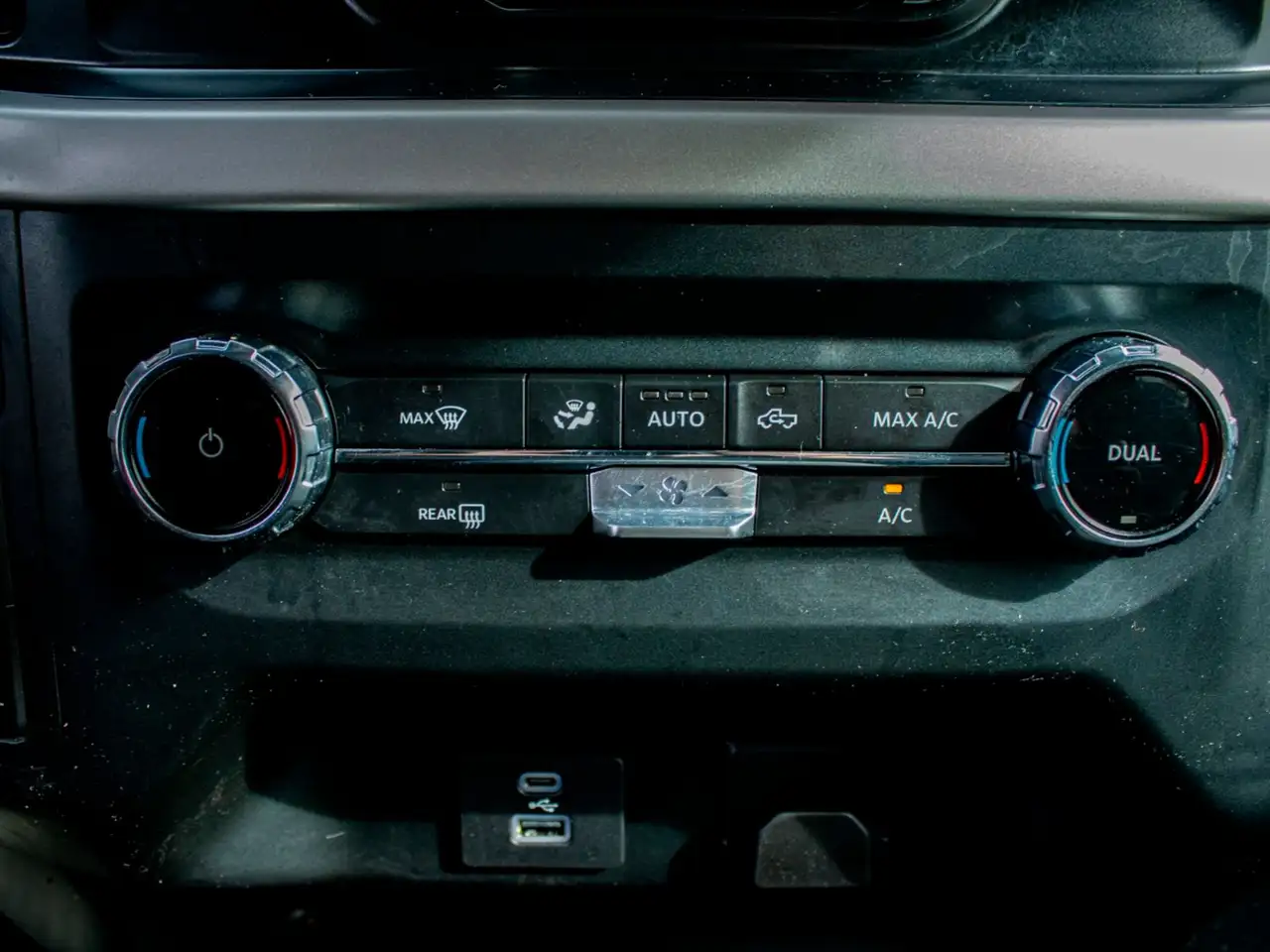 Ford F-150 - Image 22