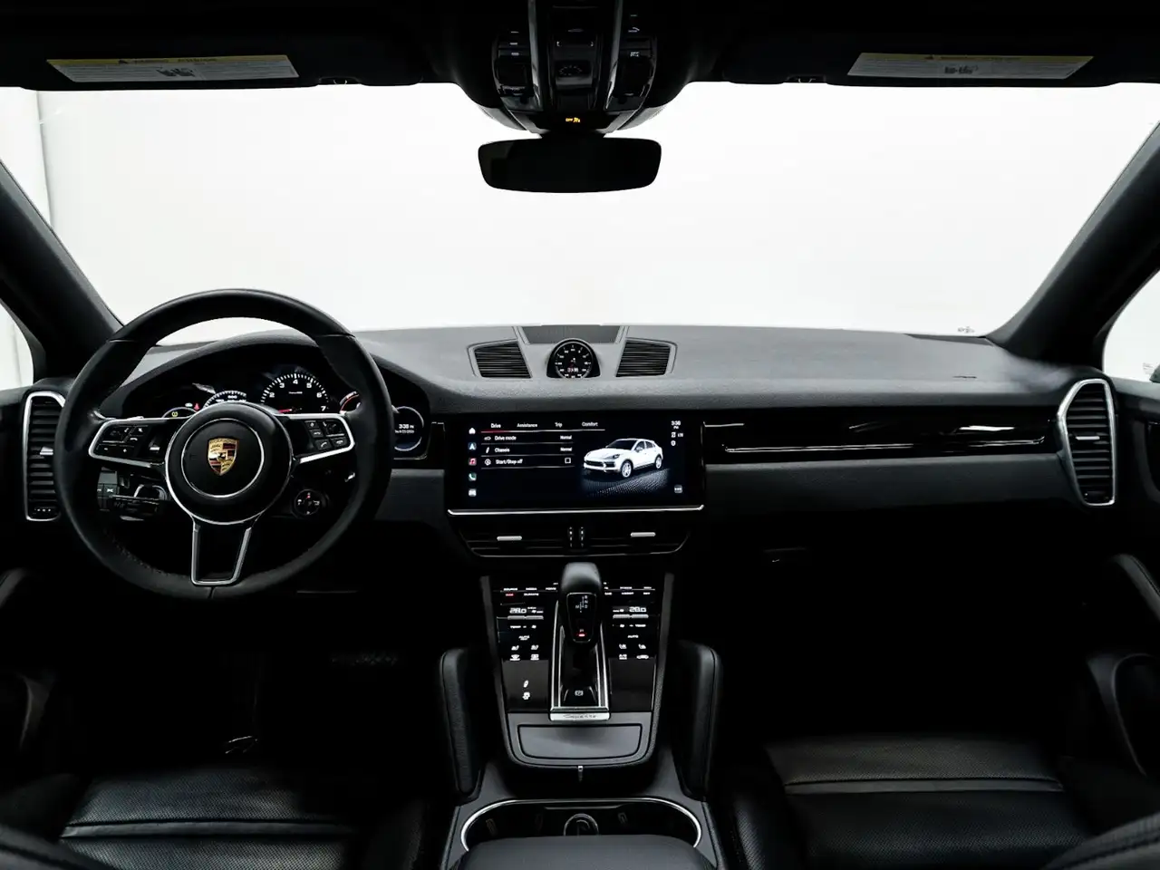 Porsche Cayenne - Image 32