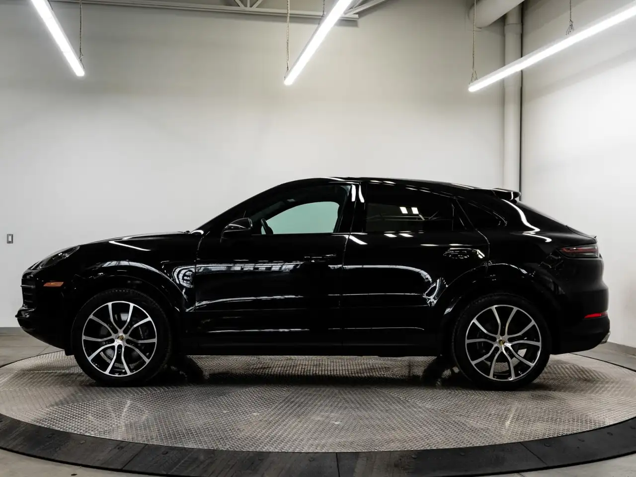 Porsche Cayenne - Image 2