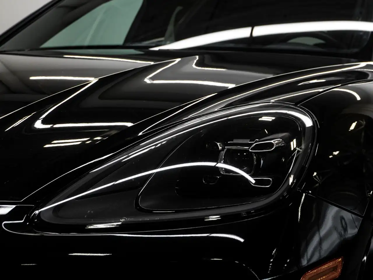 Porsche Cayenne - Image 13