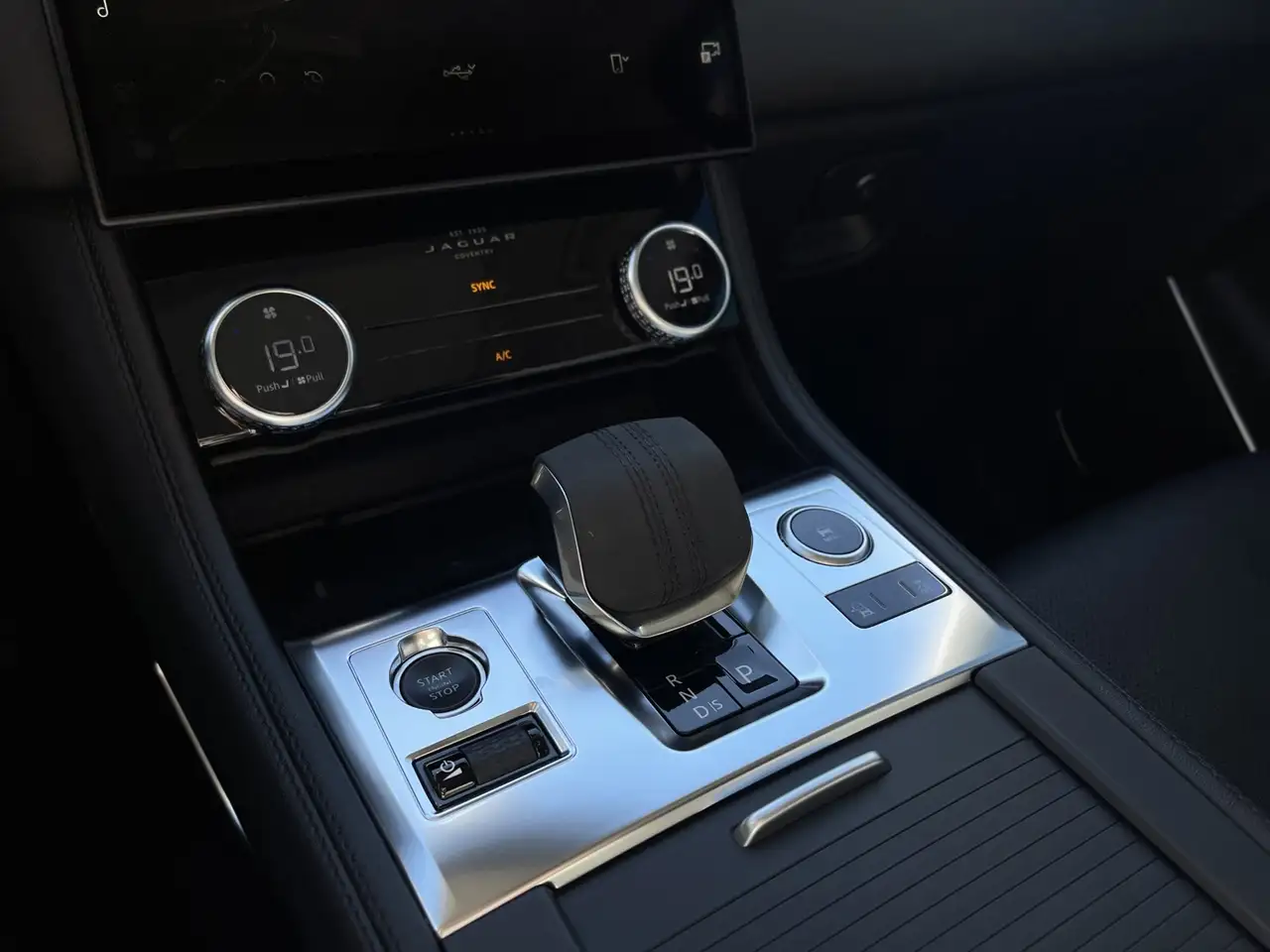 Jaguar F-Pace - Image 11