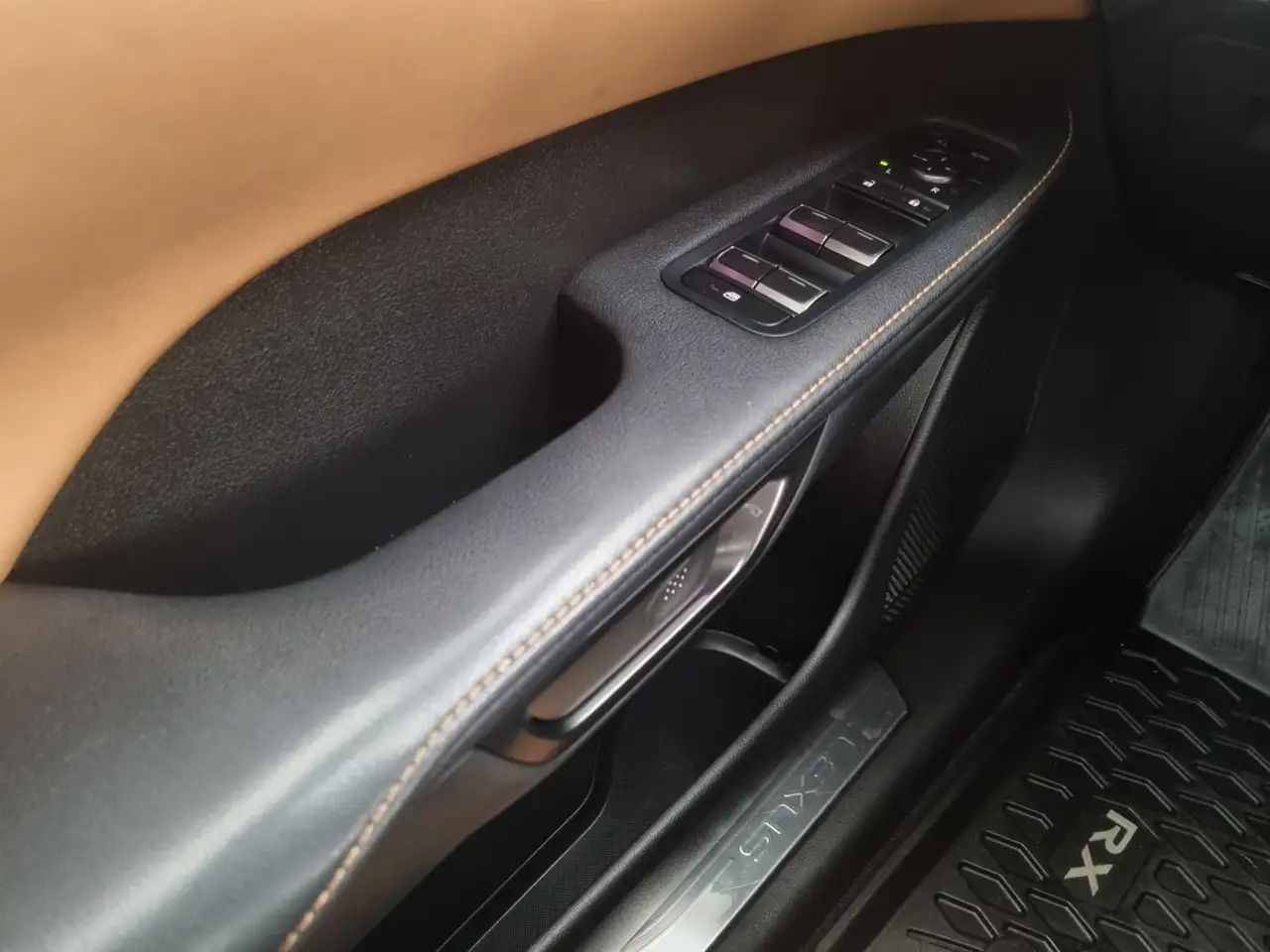 Lexus RX 350h - Image 6