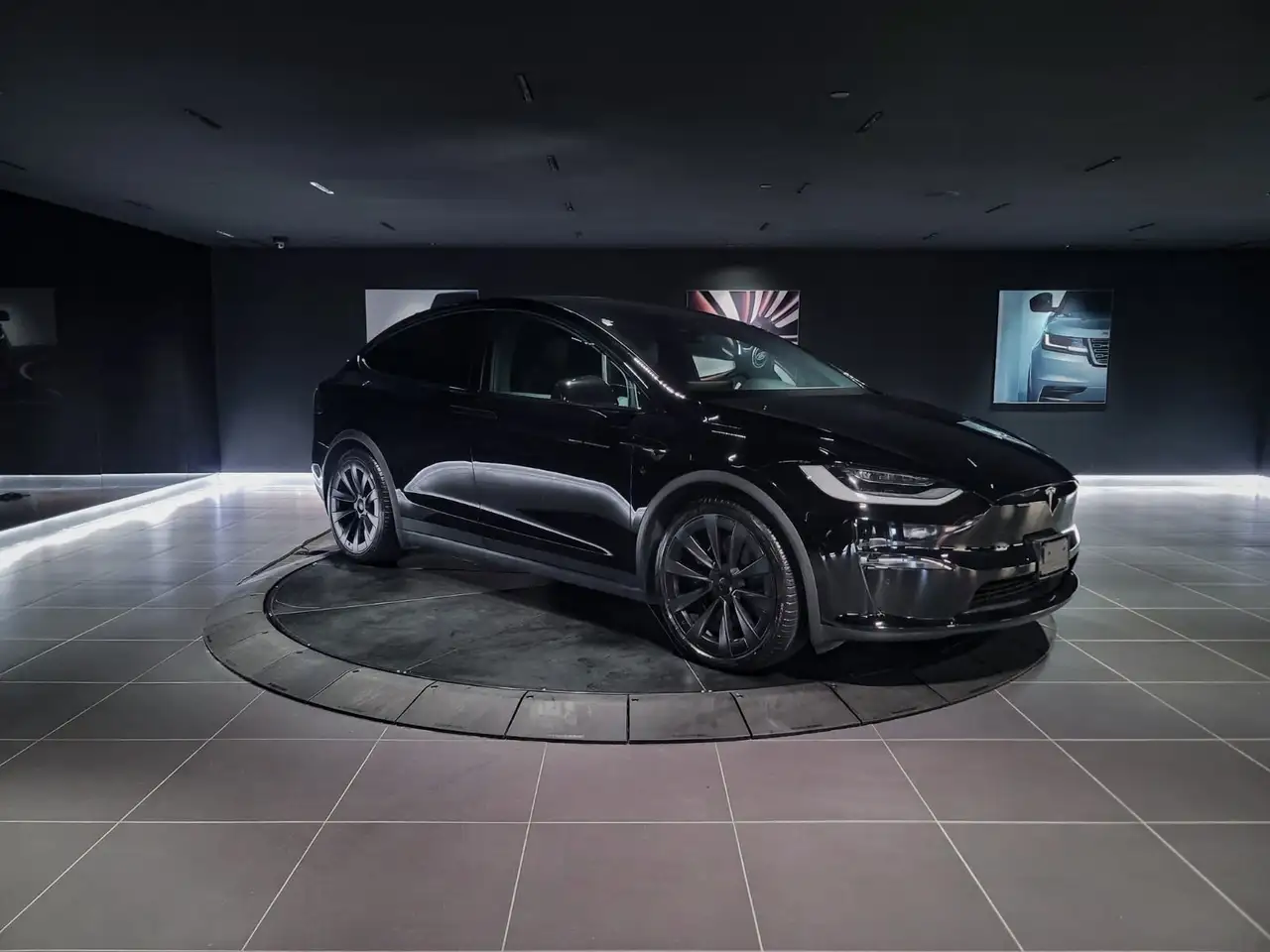 Tesla Model X - Image 3