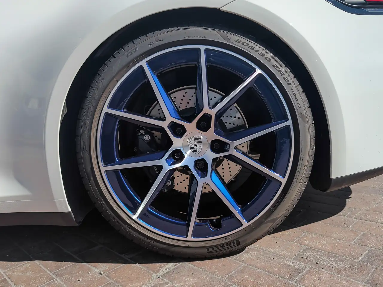 Porsche 911 - Image 6