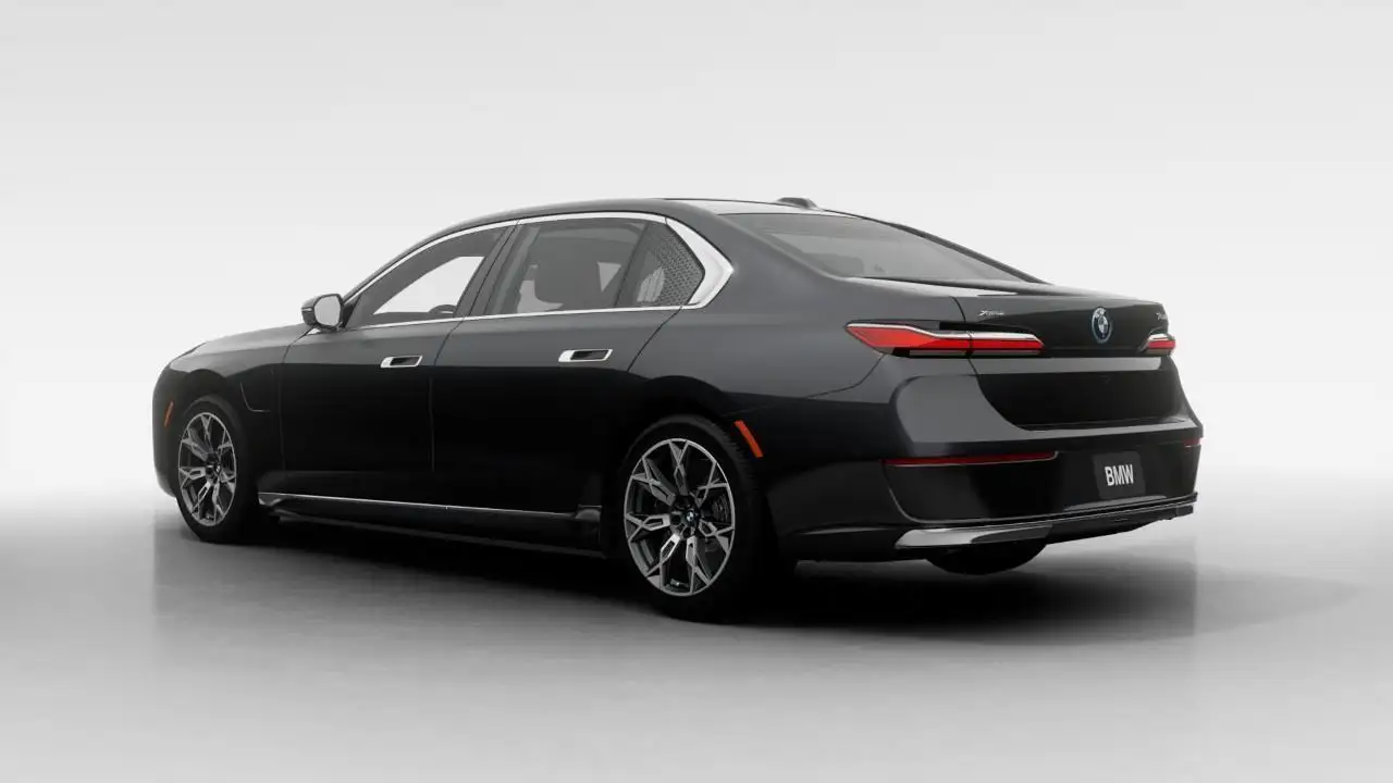 BMW 7 Series - Image 2