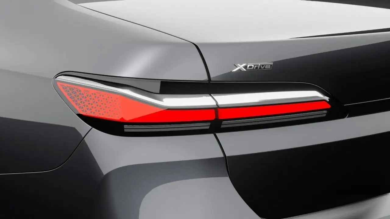 BMW 7 Series - Image 8