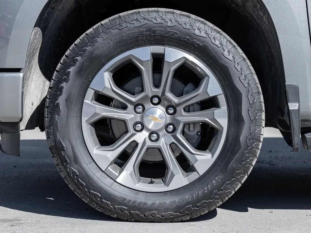 Chevrolet Silverado 1500 - Image 10