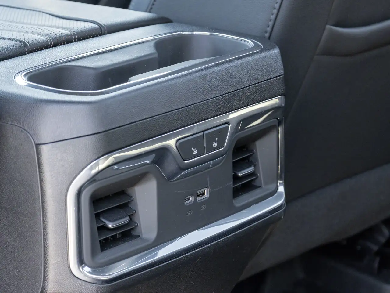Chevrolet Silverado 1500 - Image 32