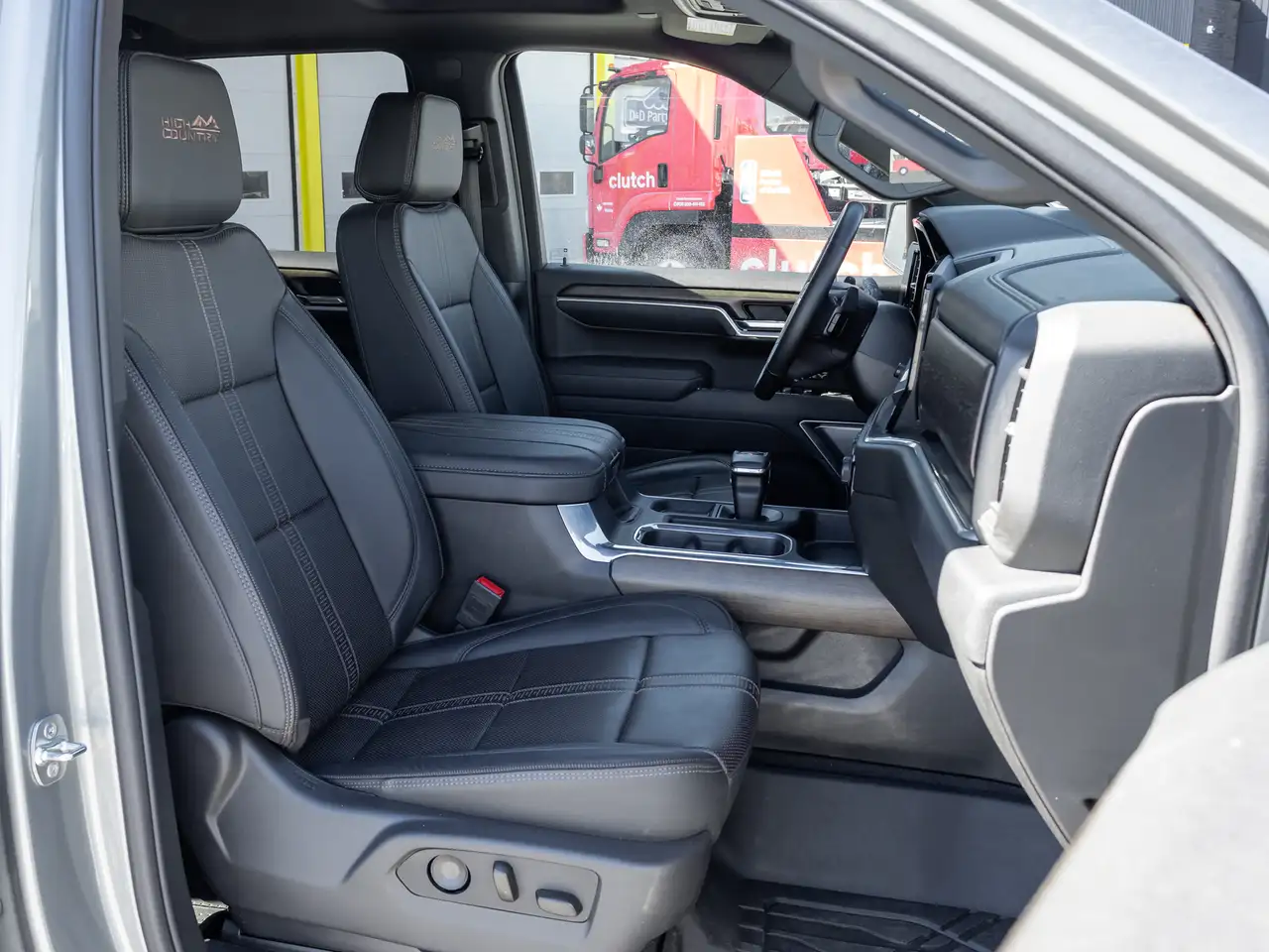 Chevrolet Silverado 1500 - Image 29