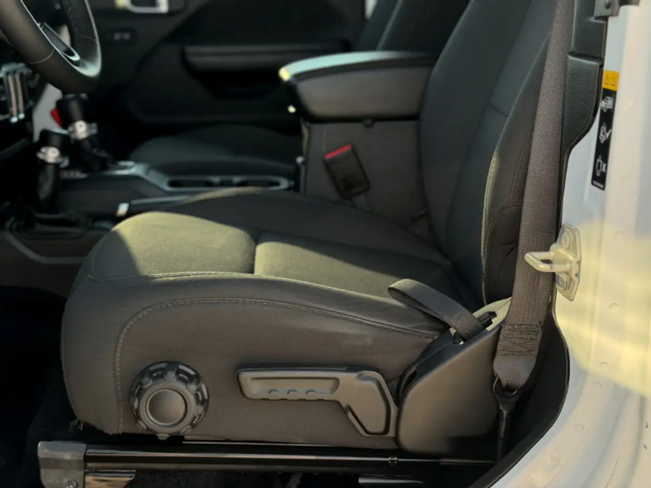 Jeep Wrangler - Image 16