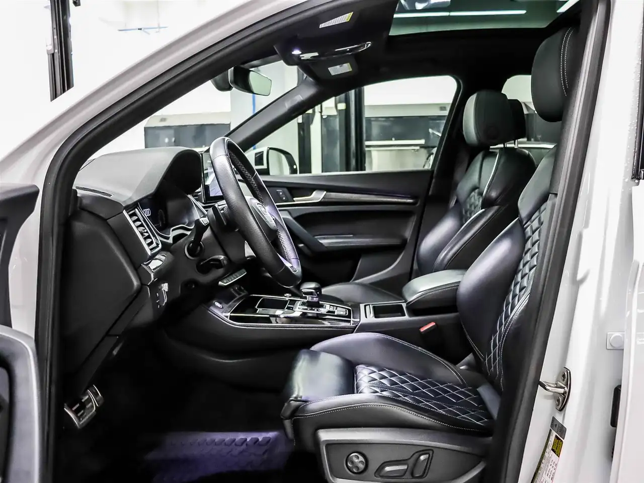 Audi SQ5 - Image 7