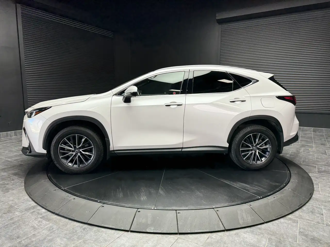 Lexus NX - Image 7