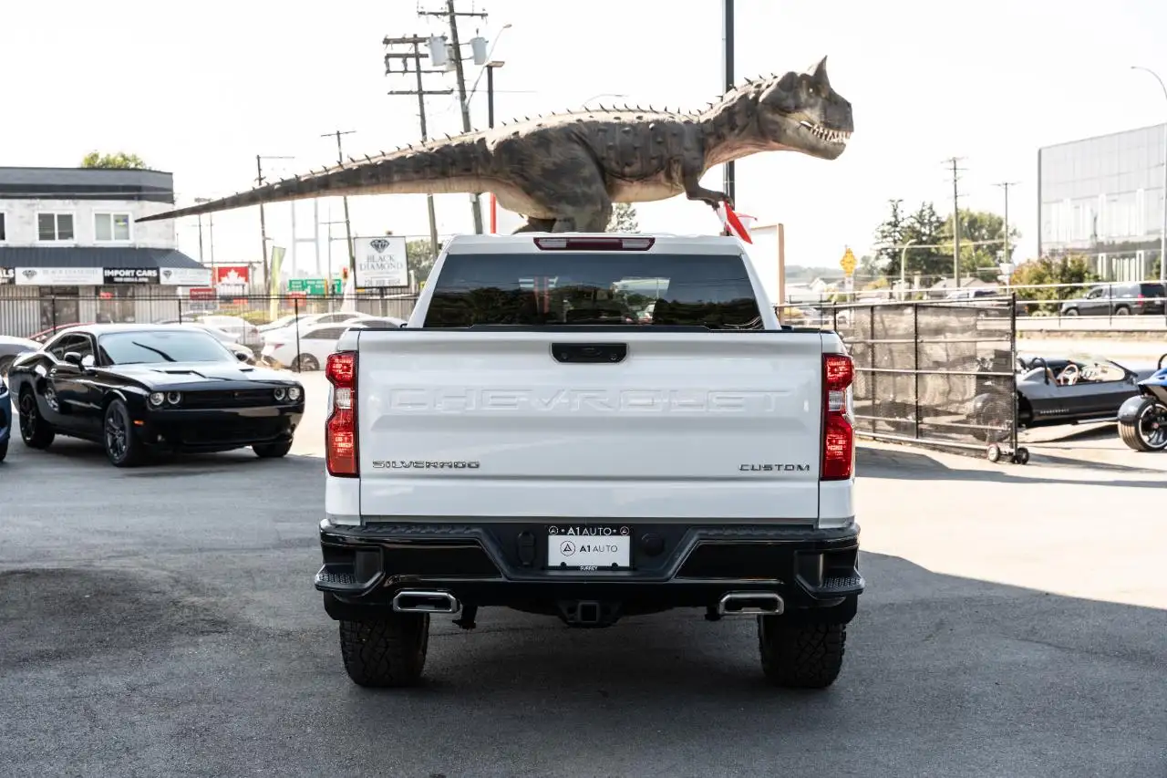 Chevrolet Silverado 1500 - Image 7