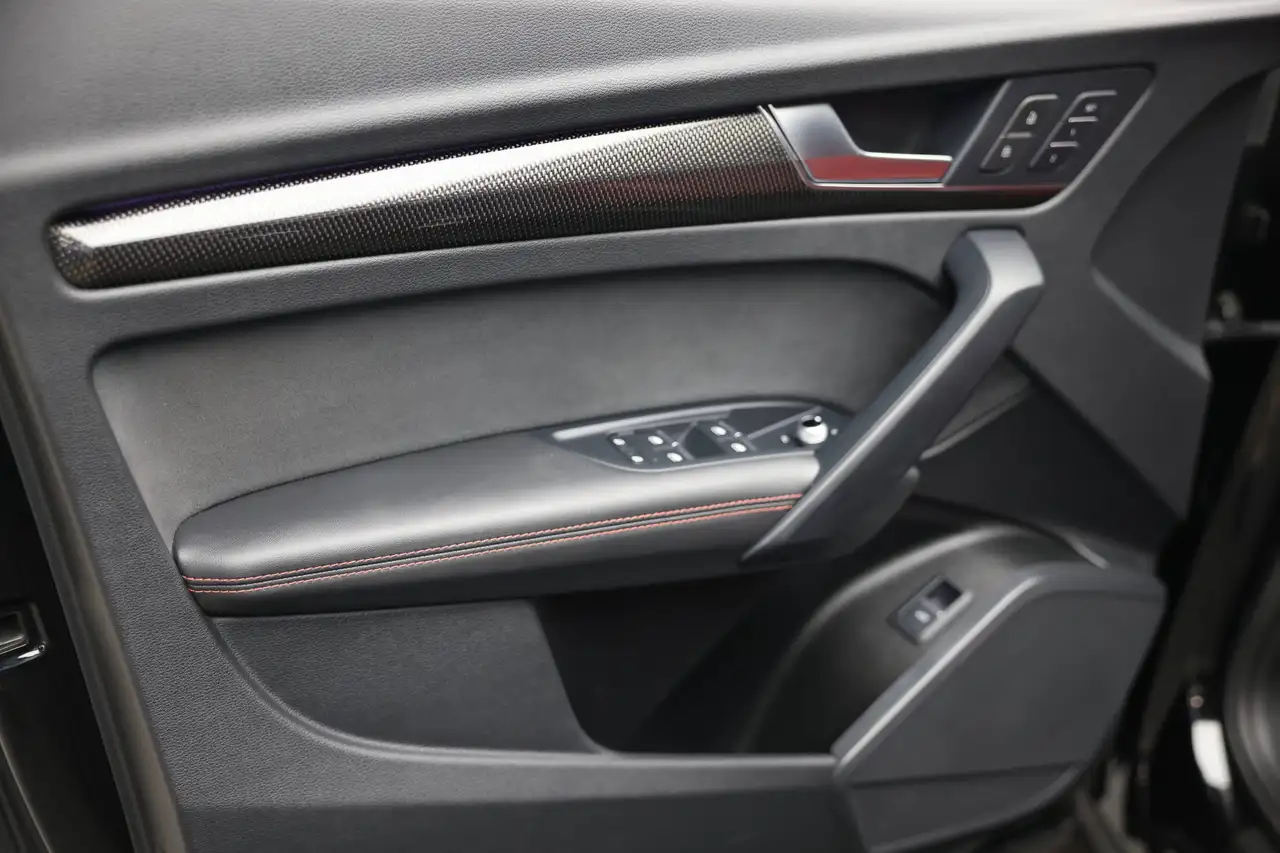 Audi SQ5 - Image 14