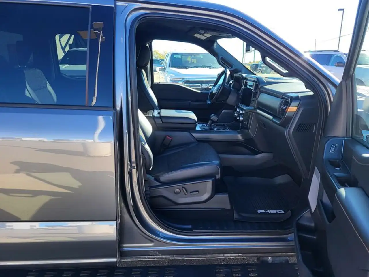 Ford F-150 - Image 17