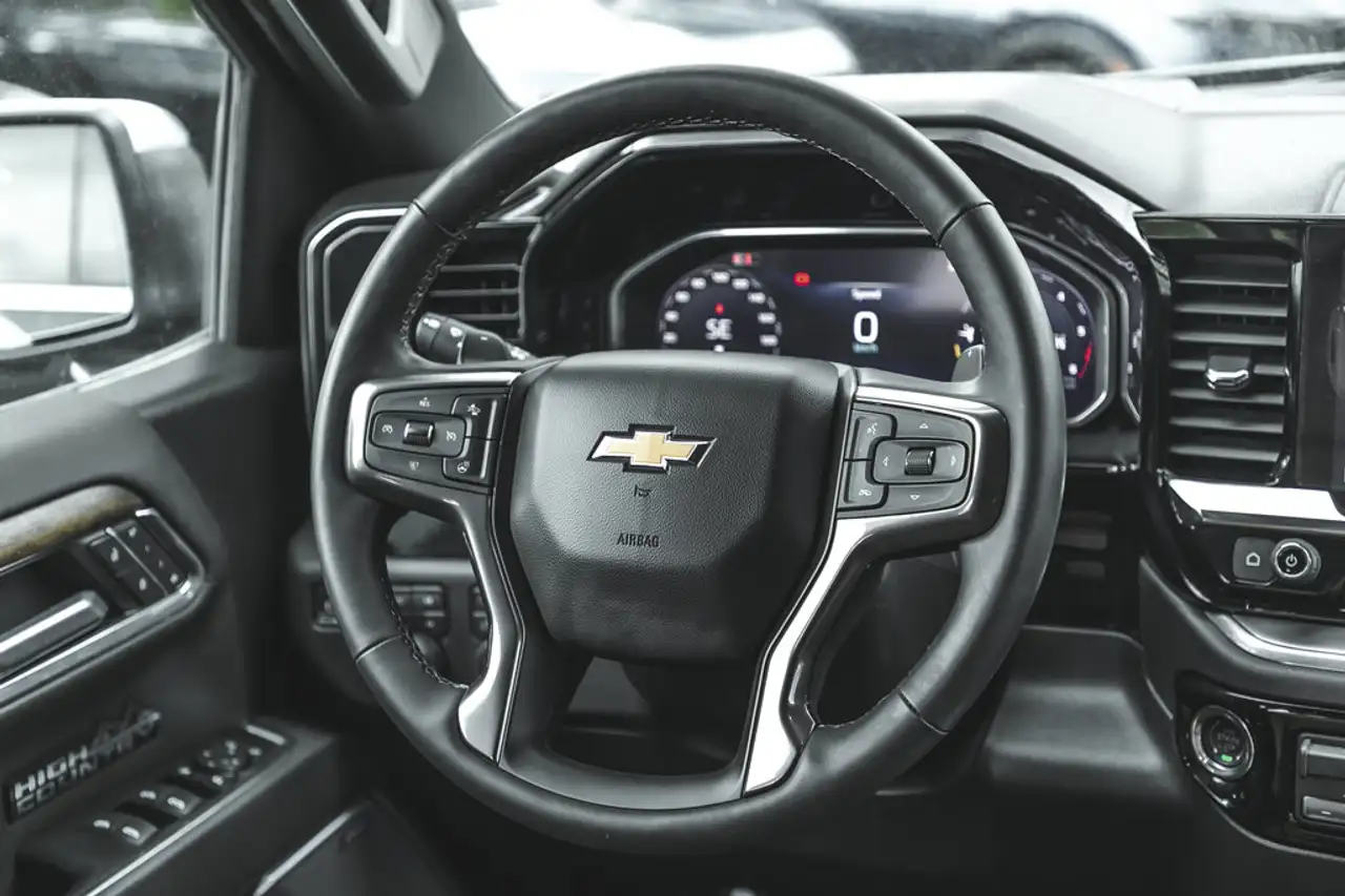 Chevrolet Silverado 1500 - Image 33