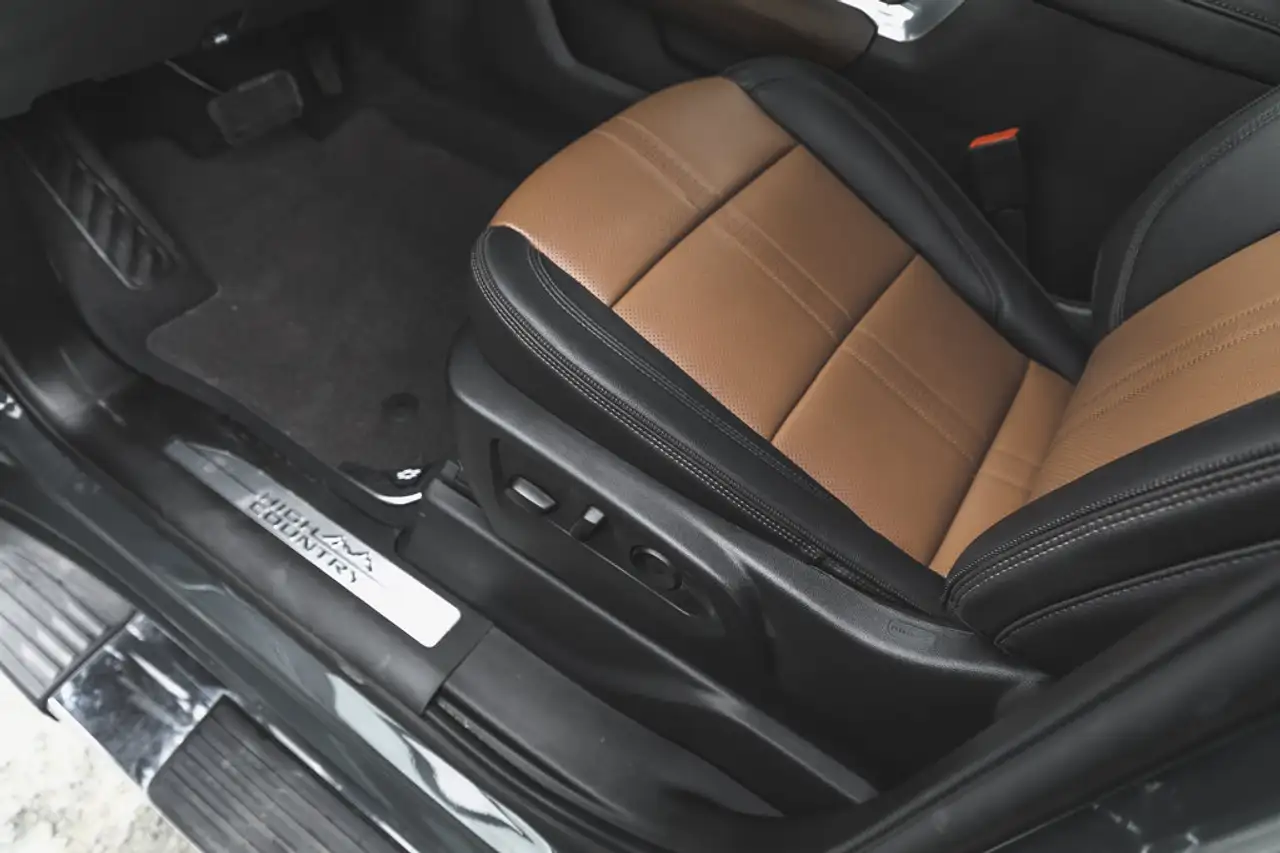 Chevrolet Silverado 1500 - Image 26
