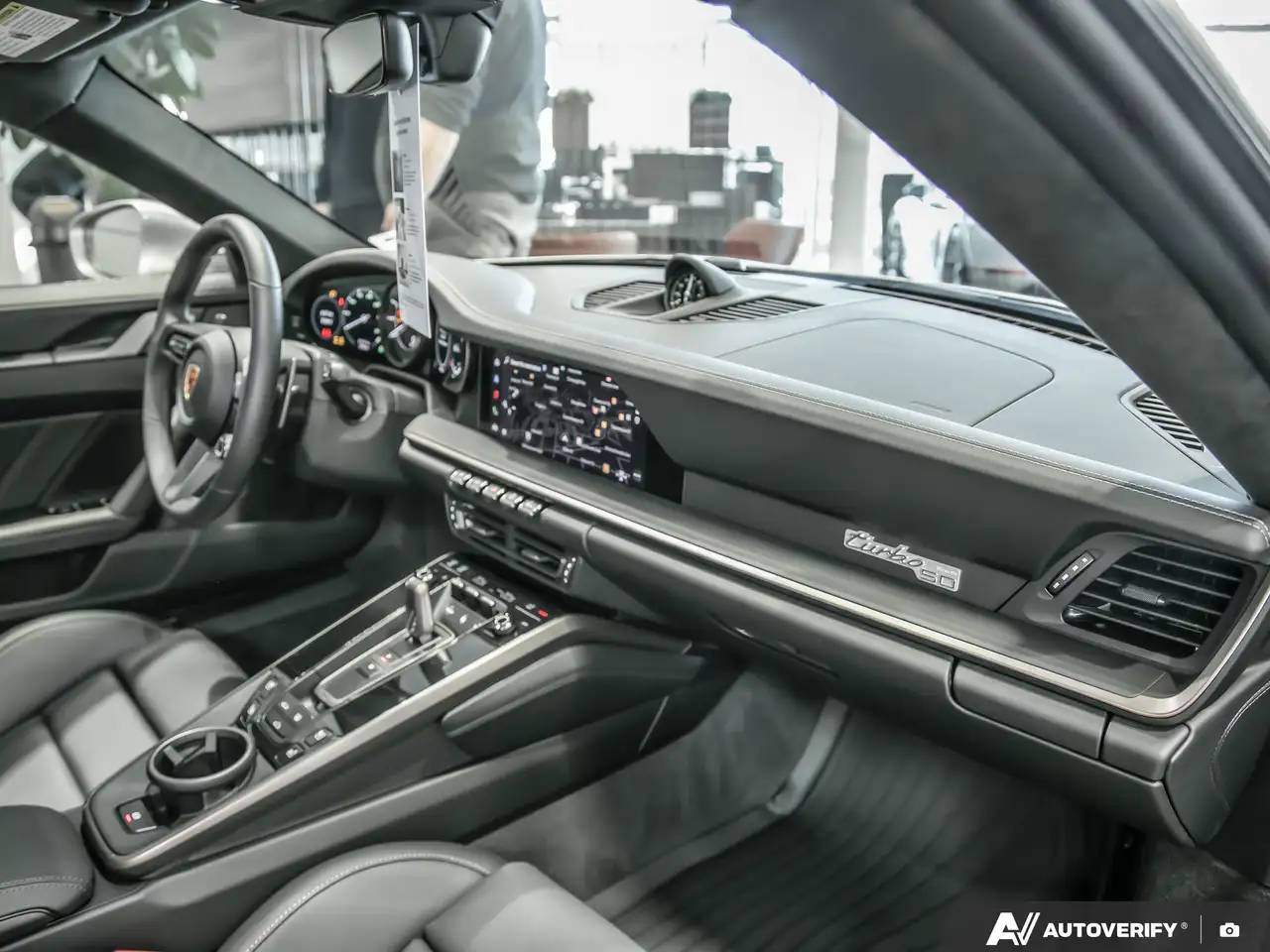 Porsche 911 - Image 24