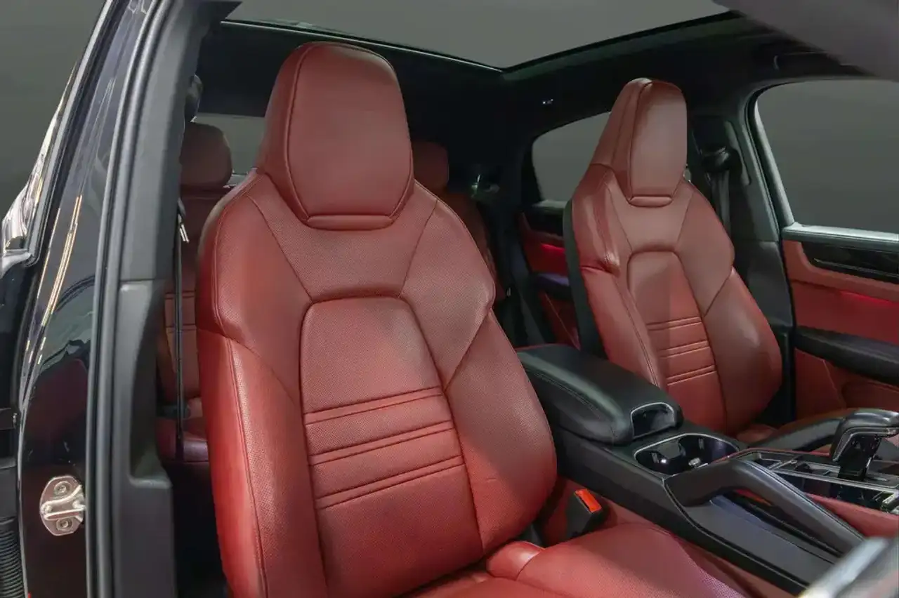 Porsche Cayenne - Image 16