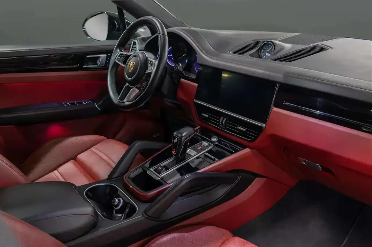 Porsche Cayenne - Image 14