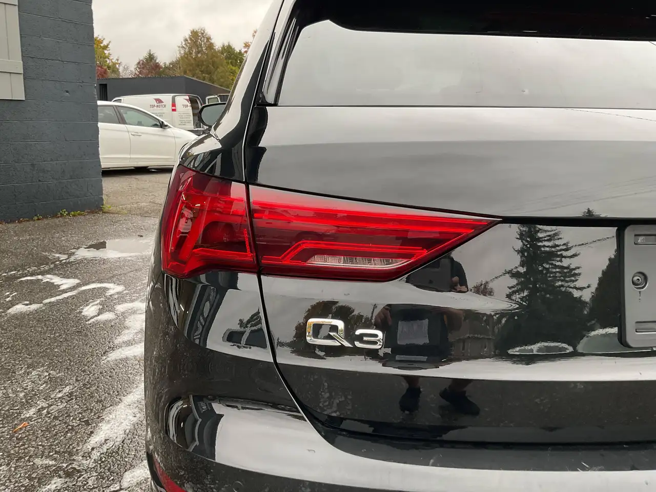 Audi Q3 - Image 12