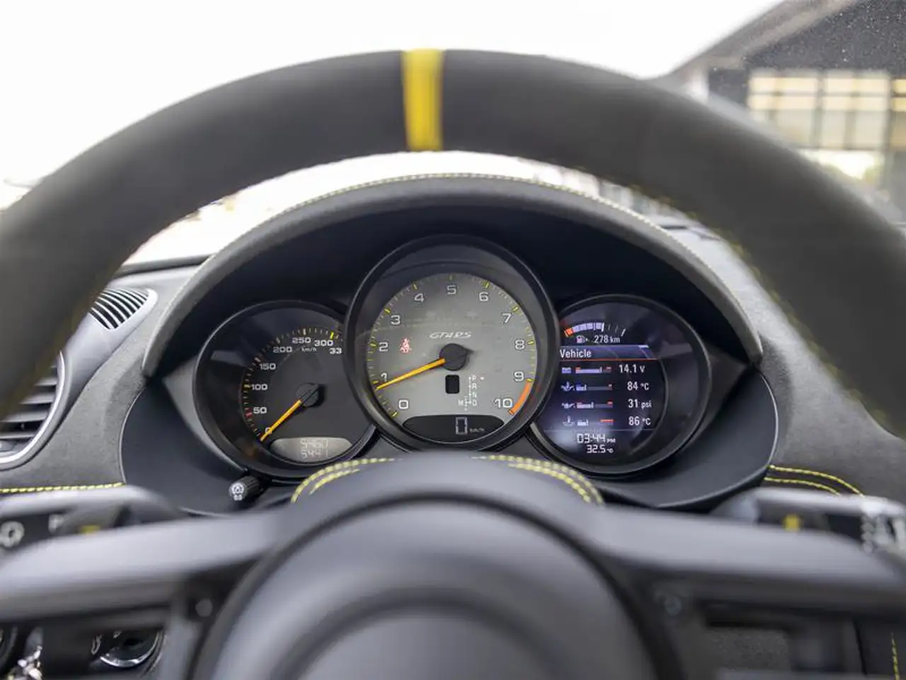 Porsche 718 Cayman - Image 30