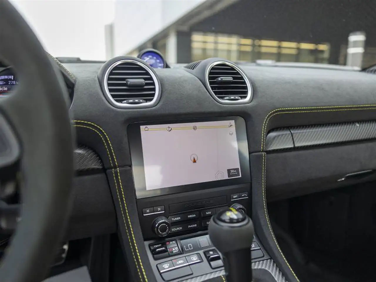 Porsche 718 Cayman - Image 35