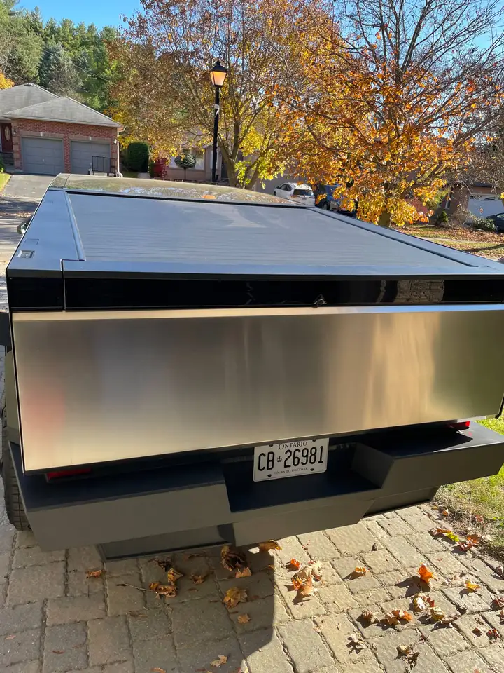 Tesla Cybertruck - Image 11