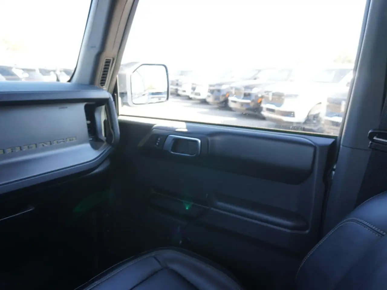 Ford Bronco - Image 32