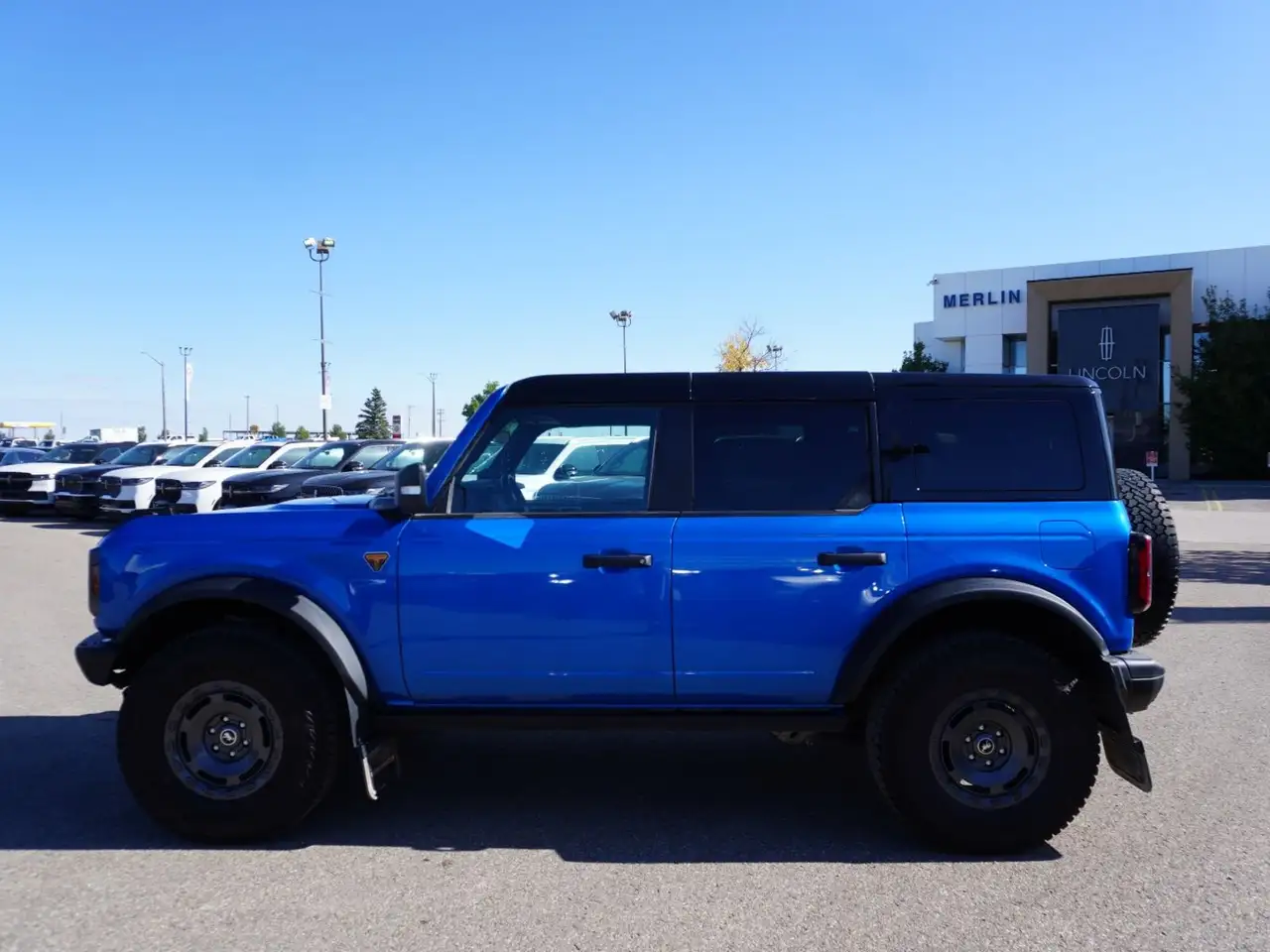 Ford Bronco - Image 8