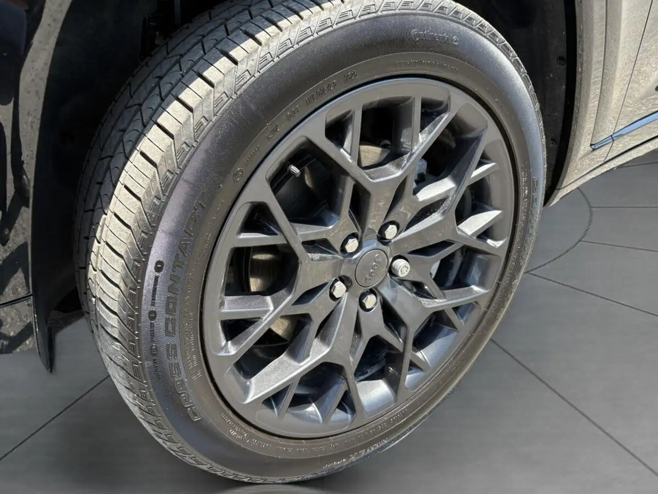 Jeep Grand Cherokee - Image 10