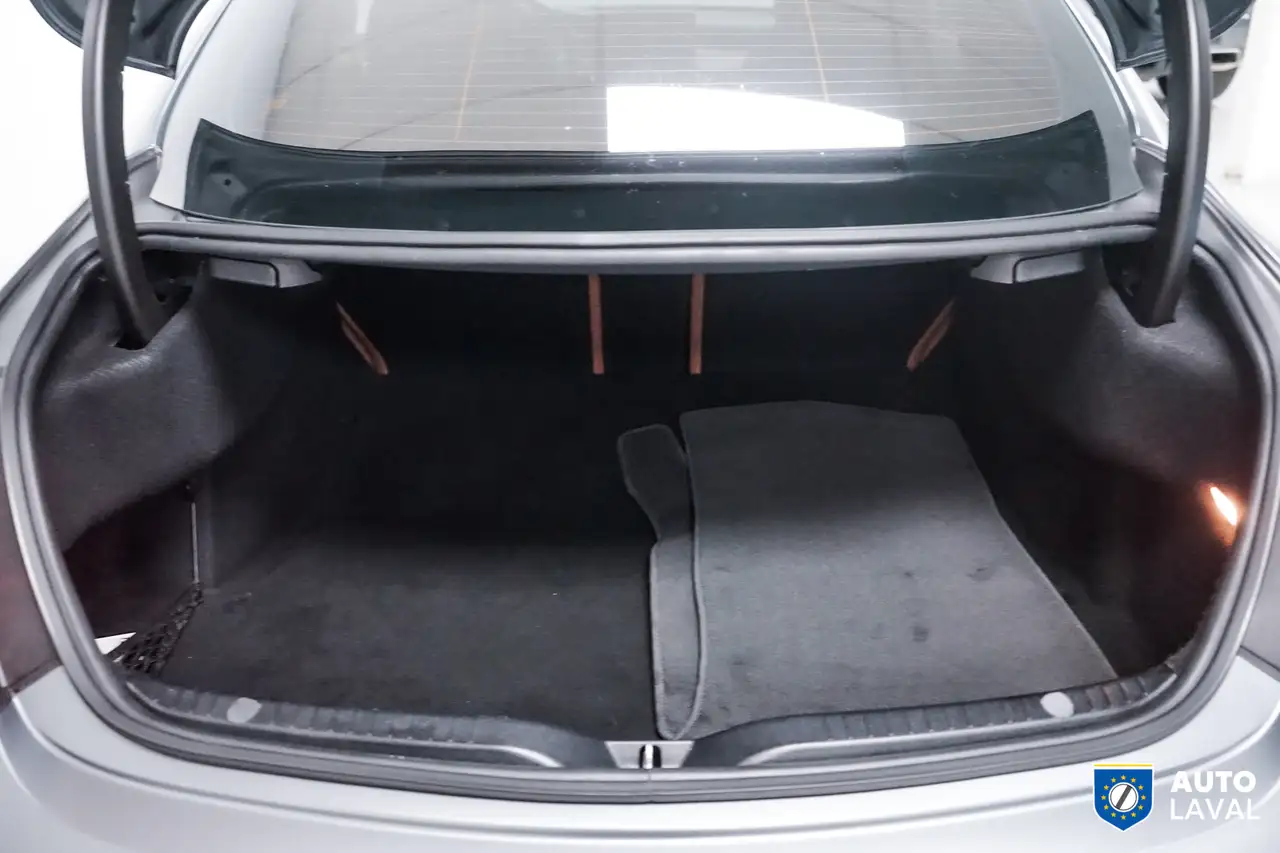 Mercedes-Benz C-Class - Image 31