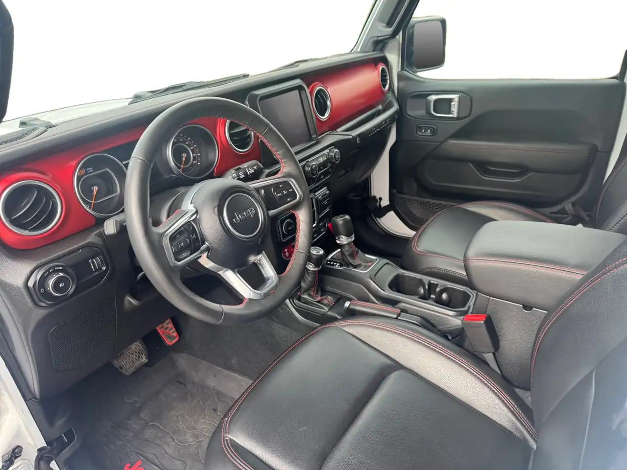 Jeep Wrangler - Image 11
